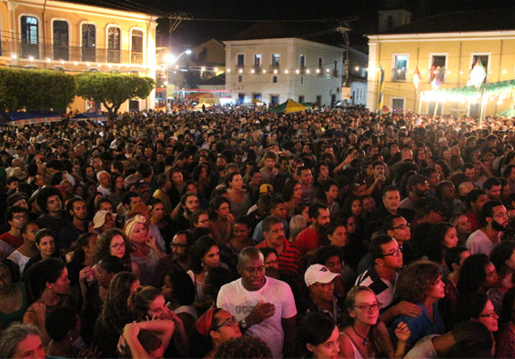 Público presente no Festival São João